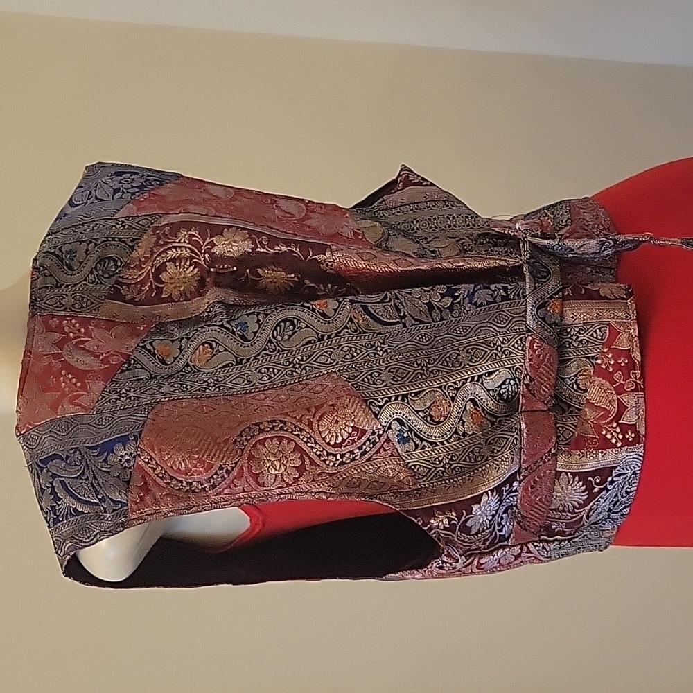 Vest - Picture 2 of 5